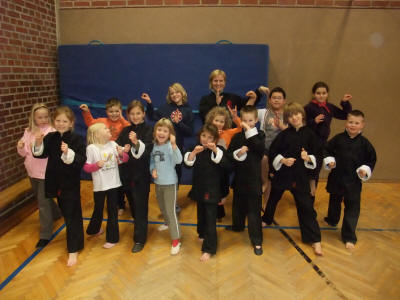 Tai Chi Chuan & Qi Gong für Kinder ab 3 Jahre in Mönchengladbach beim KKC JuDjuSu Jitsu Karate e.V. mit Birgit Ciesla und Heinz J. Jansen und weitere Lehrer für Tai Chi und Qi Gong.